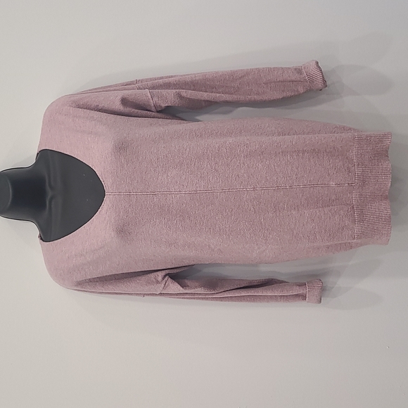 EUC-Cozy lilac sweater - Picture 1 of 4
